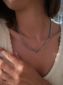 Bold Charm Kette