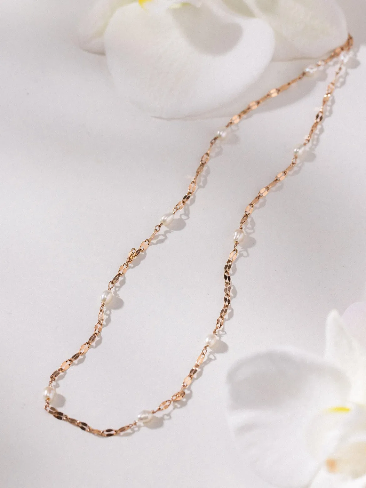 Delicate Pearl Kette