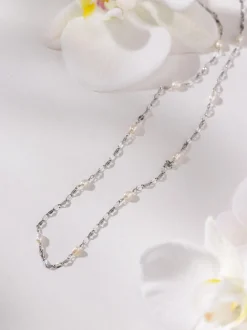 Delicate Pearl Kette