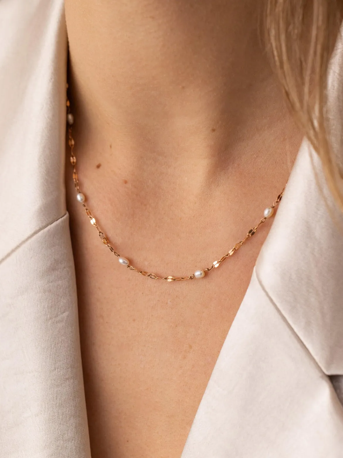 Delicate Pearl Kette