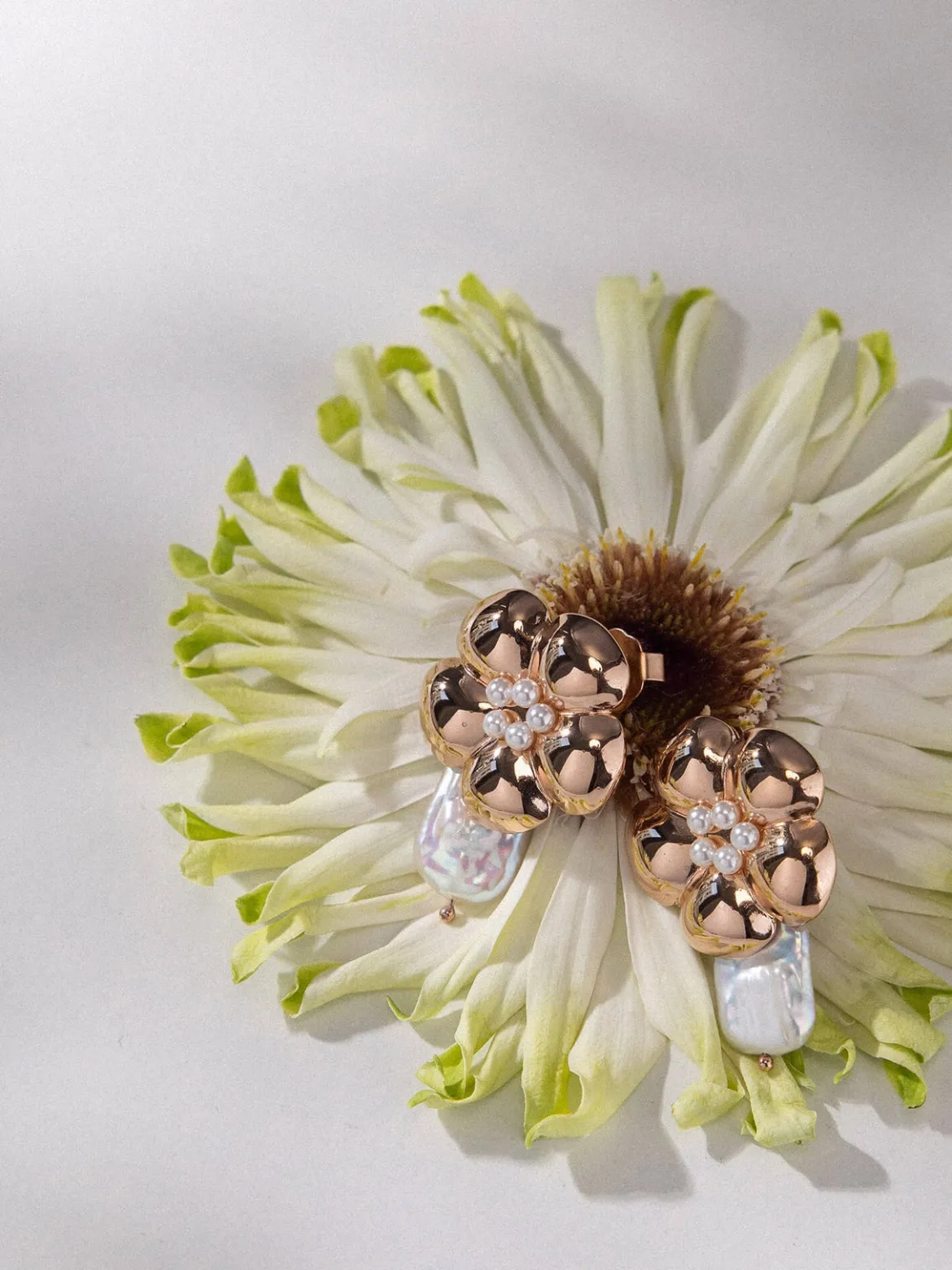 Floral Pearly Ohrringe