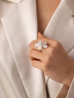 Pearly Flower Ring