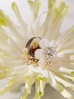 Pearly Flower Ring