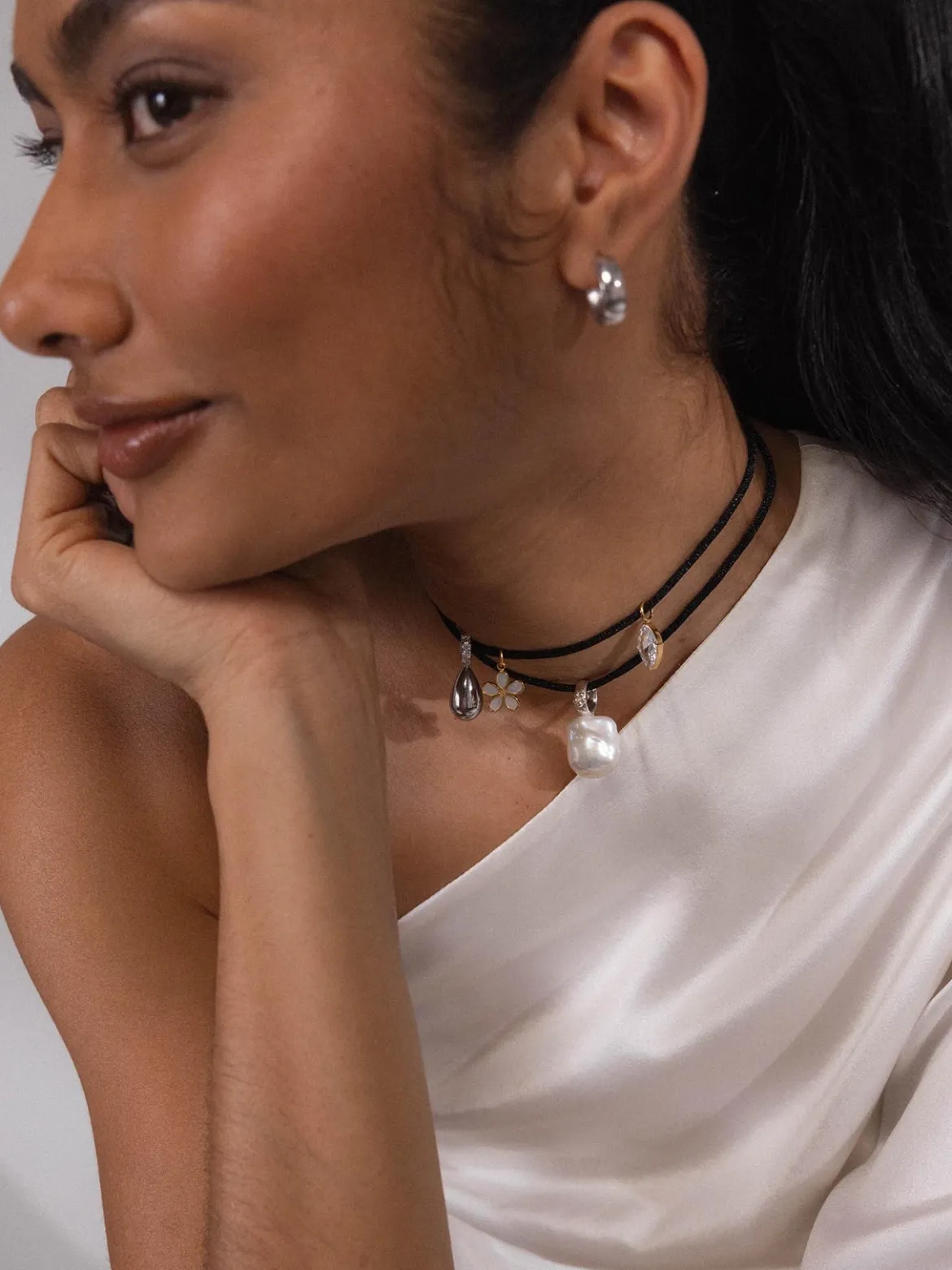 Schwarze Satin Kette