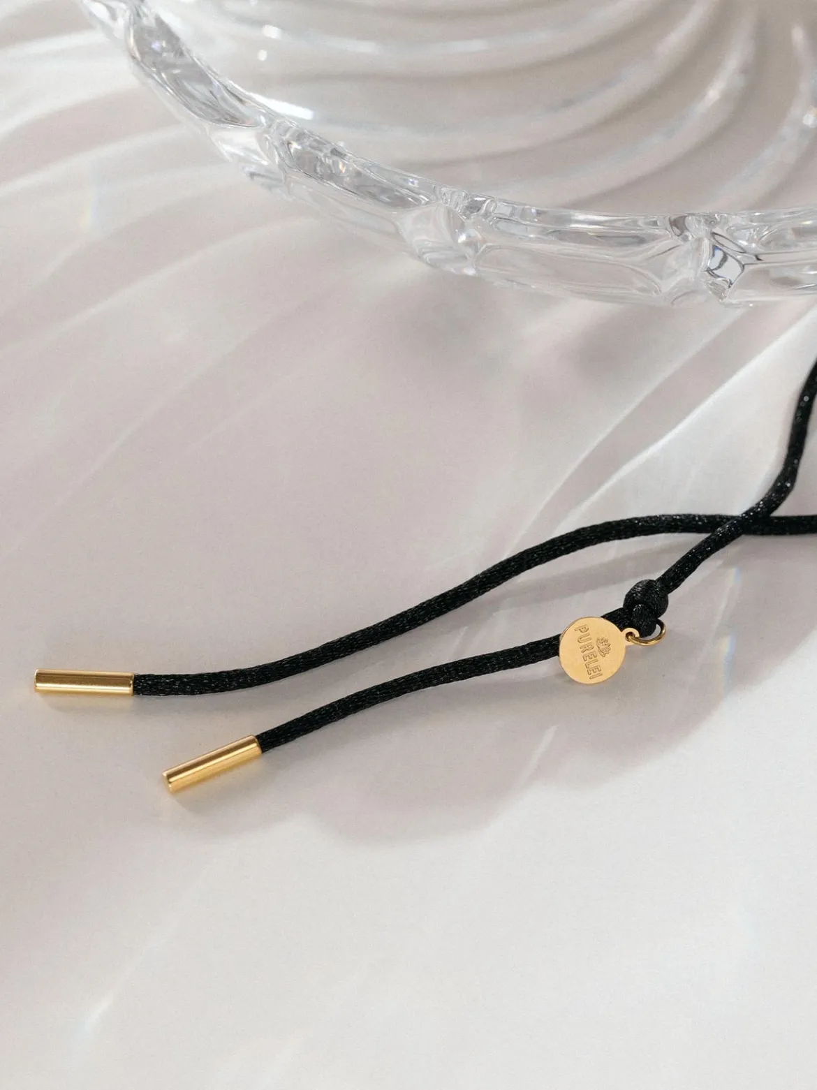 Schwarze Satin Kette