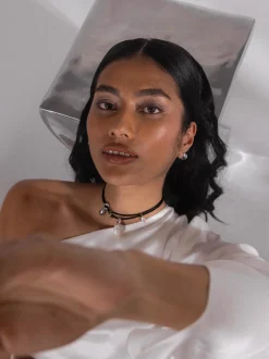 Schwarze Satin Kette