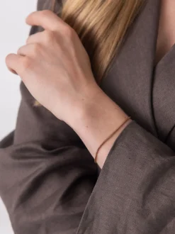 Sleek Armband