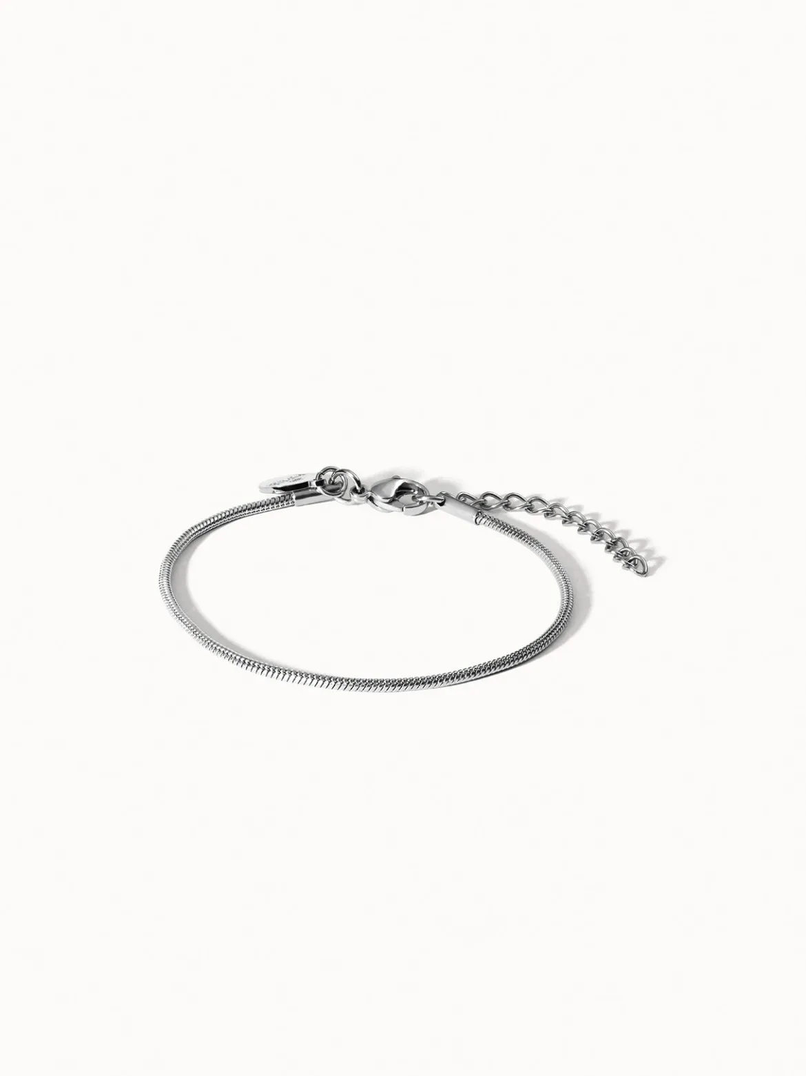 Sleek Armband