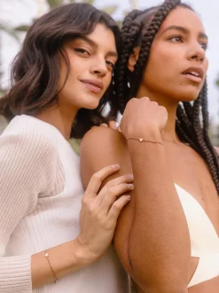 Tiny Heart Armband