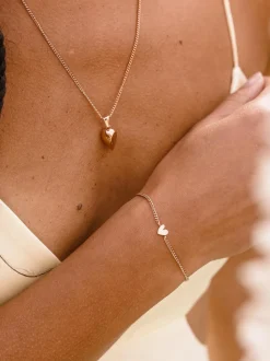 Tiny Heart Armband